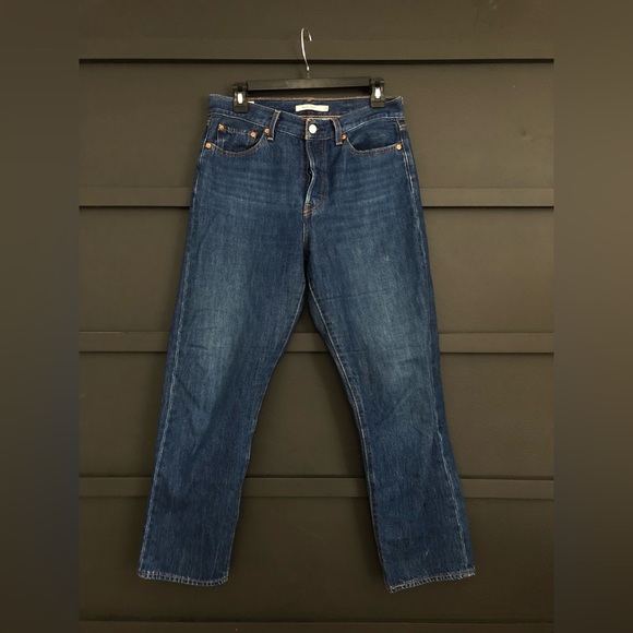 Levi Wedgie Straight Women’s Jean, Size 29 - Picture 3 of 6